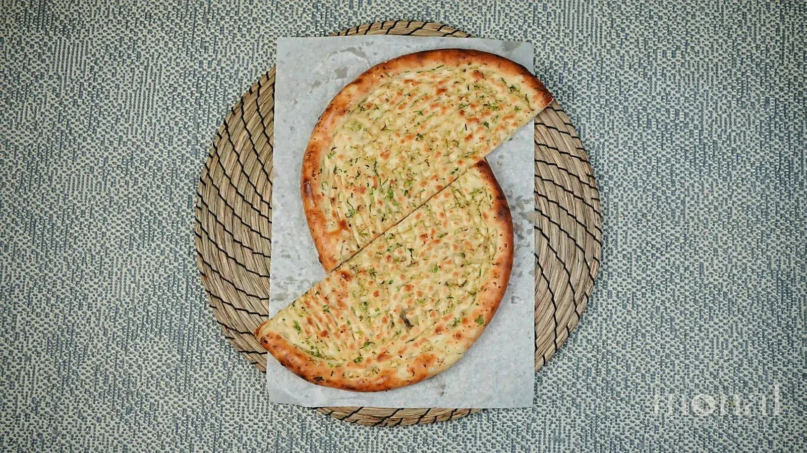 Garlic naan, Taier Al Monal, Sharjah